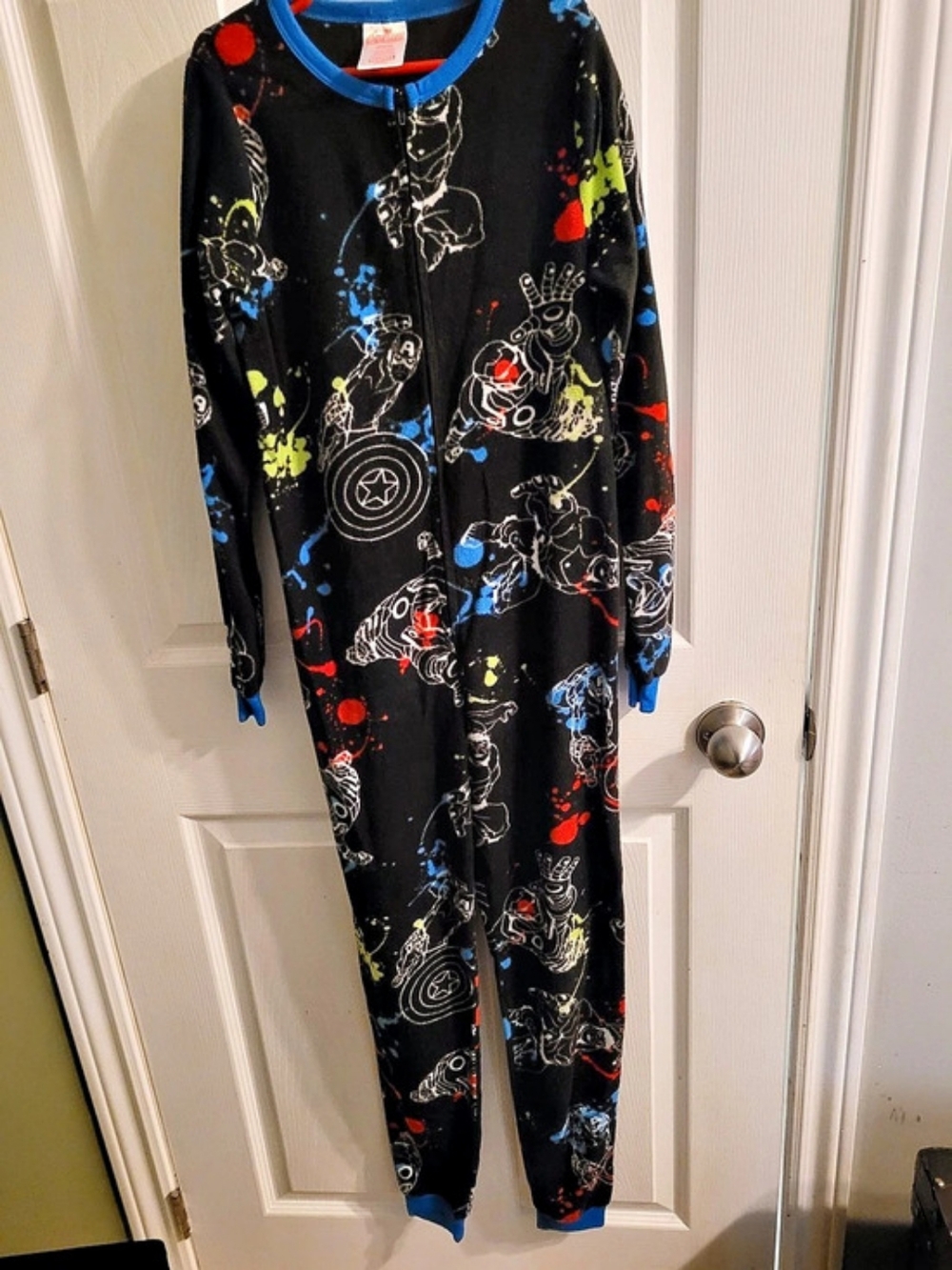 Avengers Marvel One-Piece Pajamas Black & Blue Like New